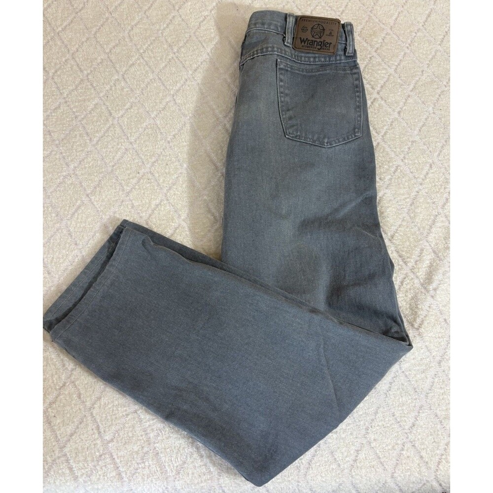 Wrangler Authentic Jeans Men’s Gray Straight Leg Size 32W 30L See Details